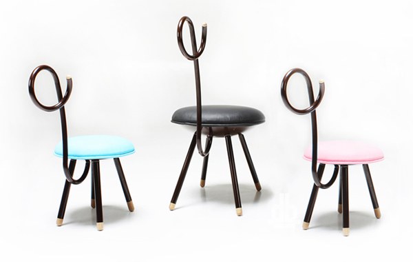 韩国设计师团队 Monocomplex 带来的这把猴尾巴椅